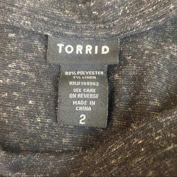Torrid Charcoal Gray Grommet Pocket T-Shirt Size 2X - Picture 8 of 8